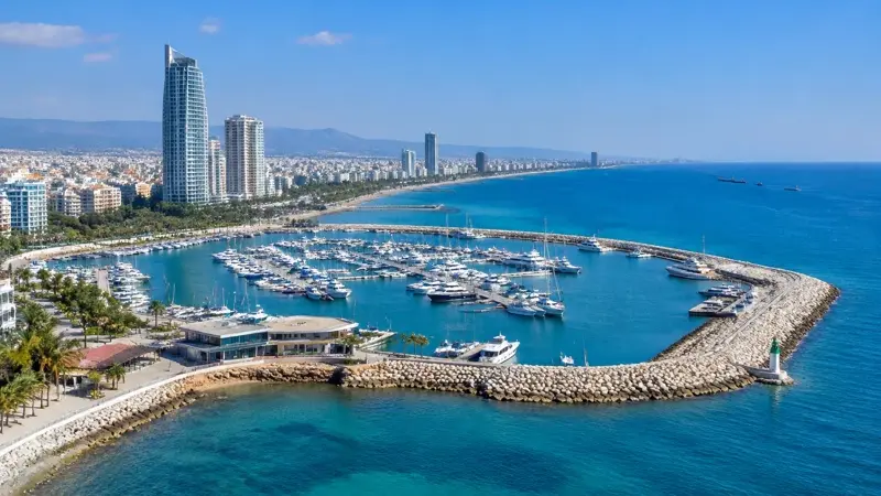 Küste und Marina von Limassol, Zypern