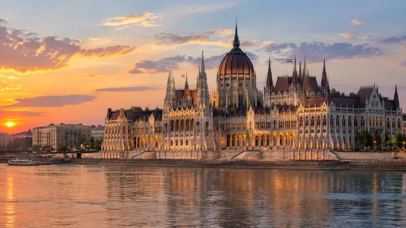 Parlamentsgebäude an der Donau in Budapest, Ungarn